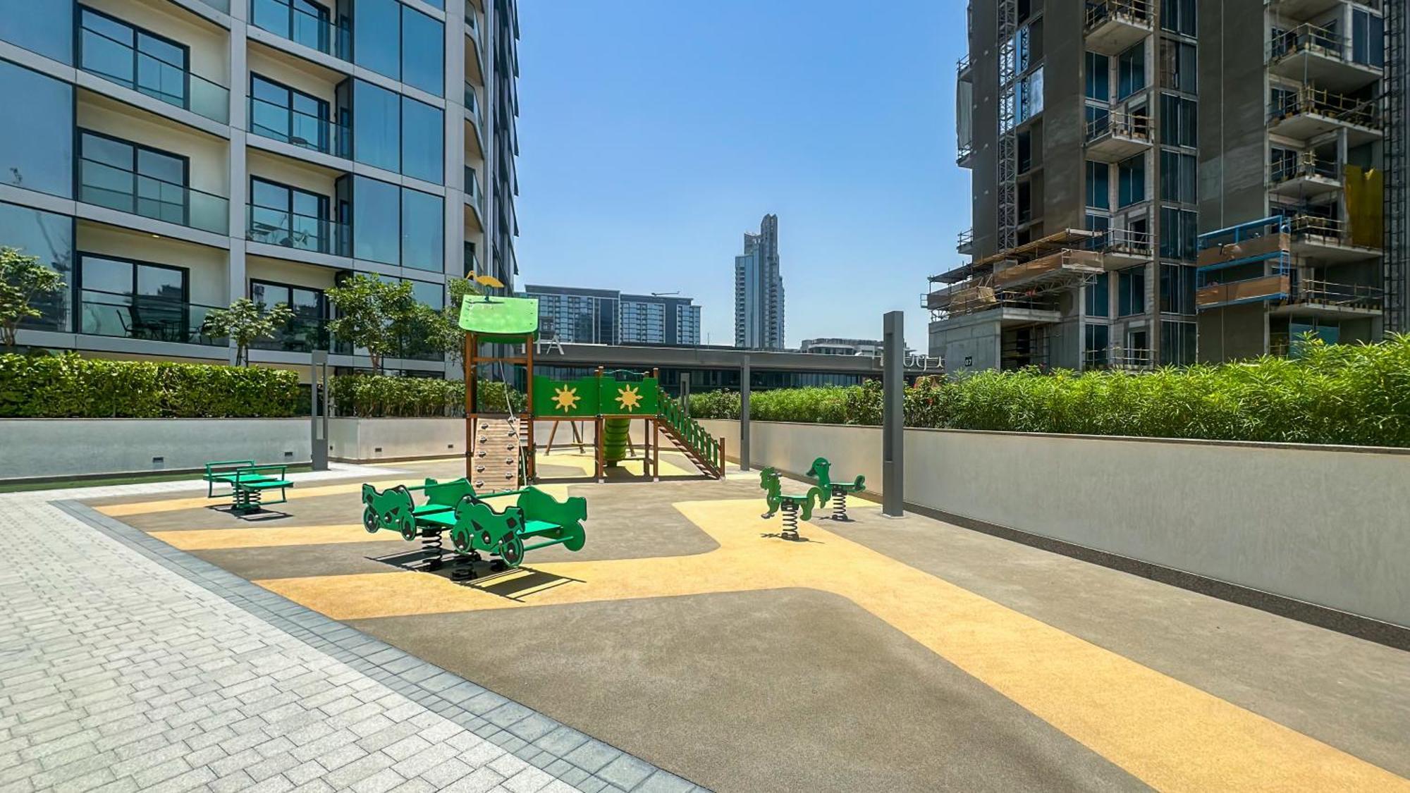 Apartment Spacious 2br, Sobha Waves, Family-friendly - 3ab11 Dubai